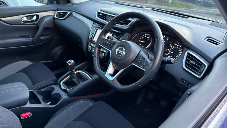 Nissan Qashqai 1.3 DiG-T 160 N-Connecta 5dr Petrol Hatchback